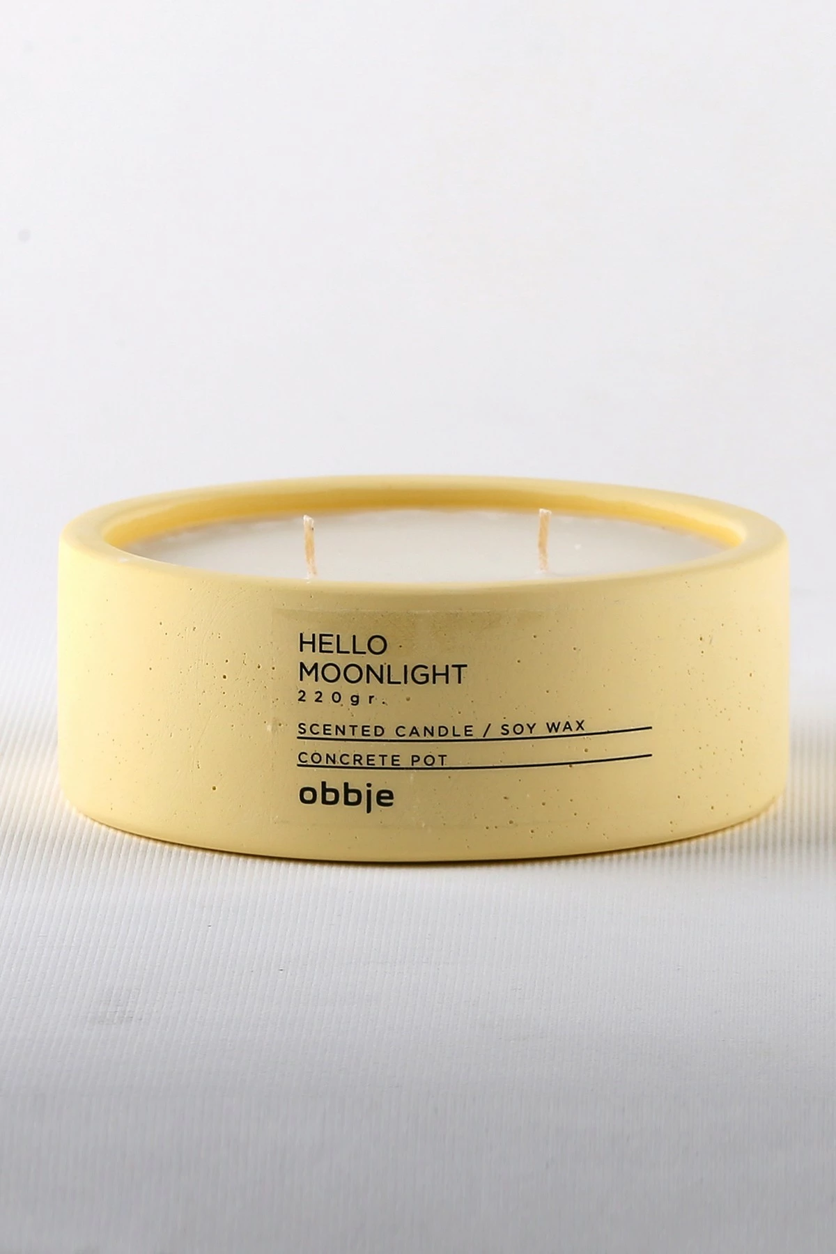 Dišeča sveča Hello Moonlight Flat, Aberto Design, betonska posoda, rumena, 12x4.5 cm