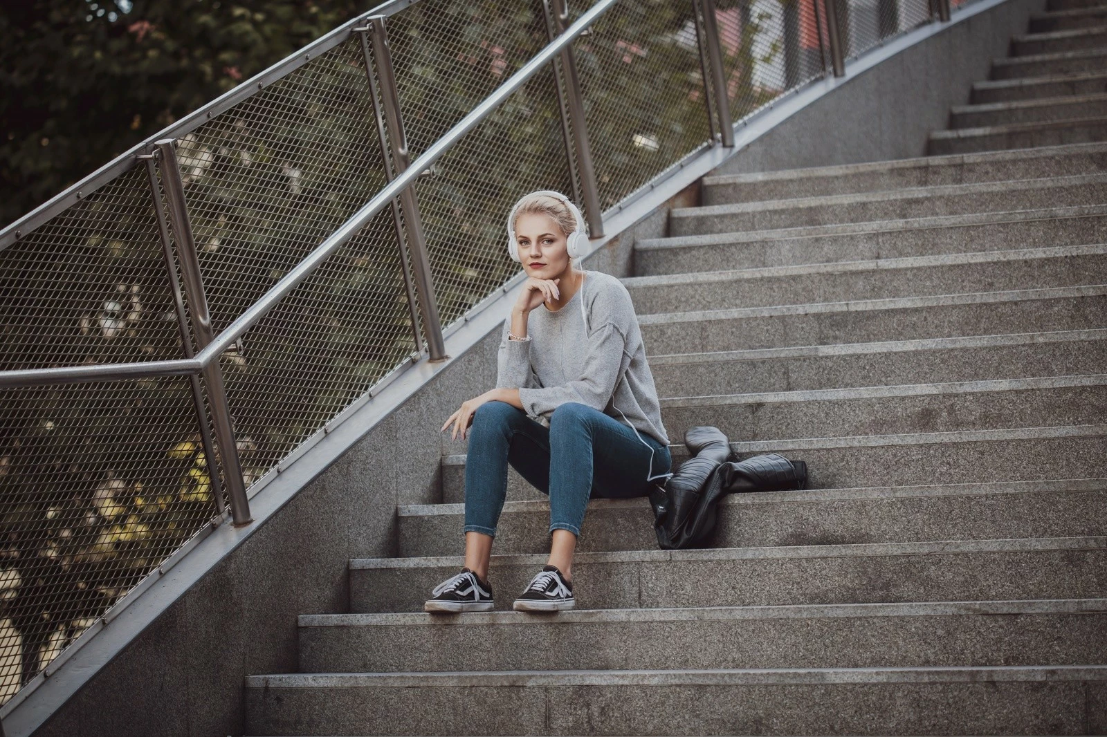 Slušalke z mikrofonom, snemljiv 1,2 m kabel, Sencor SEP 432, bele