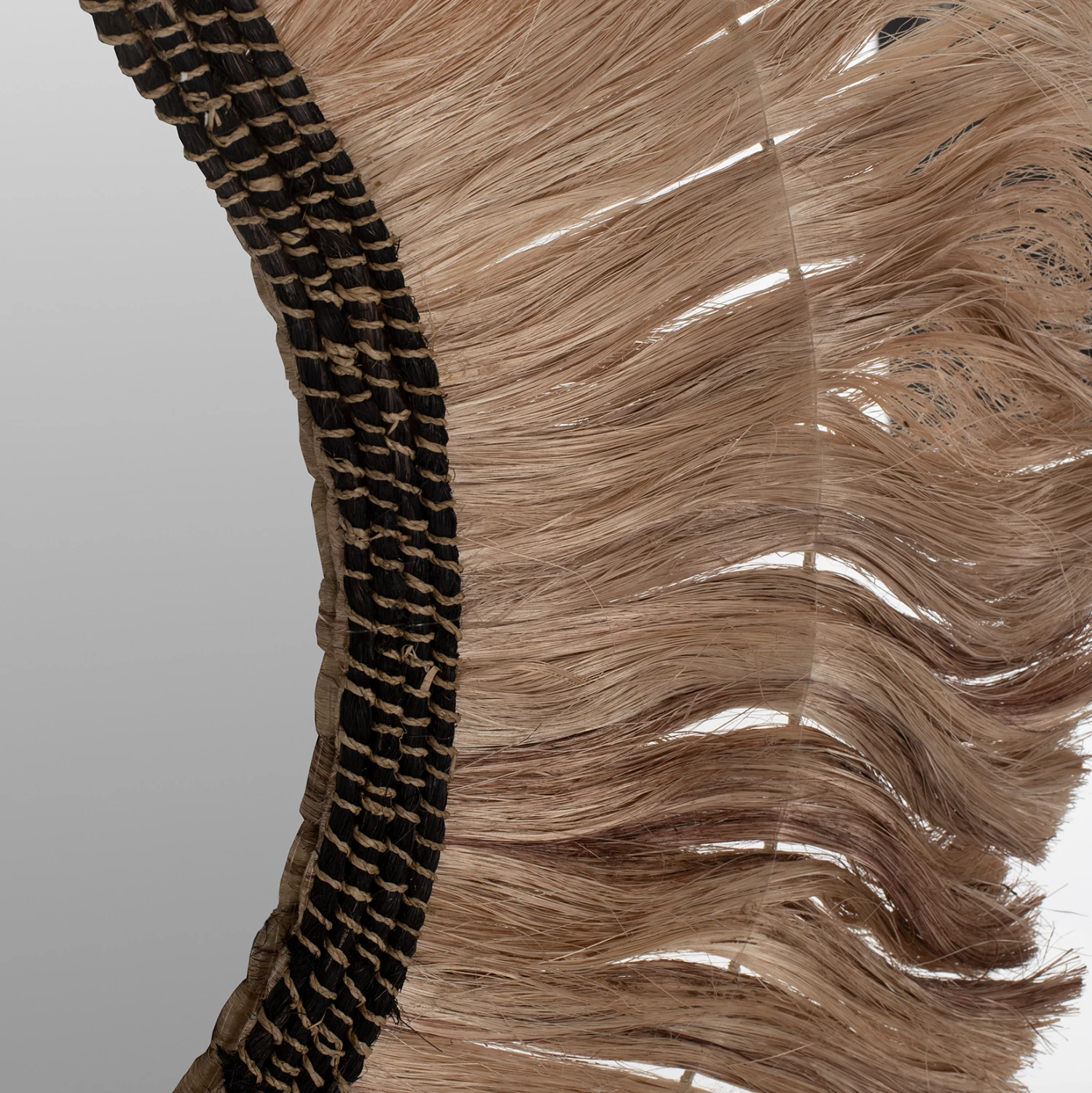 Okroglo ogledalo z okvirjem iz abaka vlaken naravno-črne barve Φ100cm