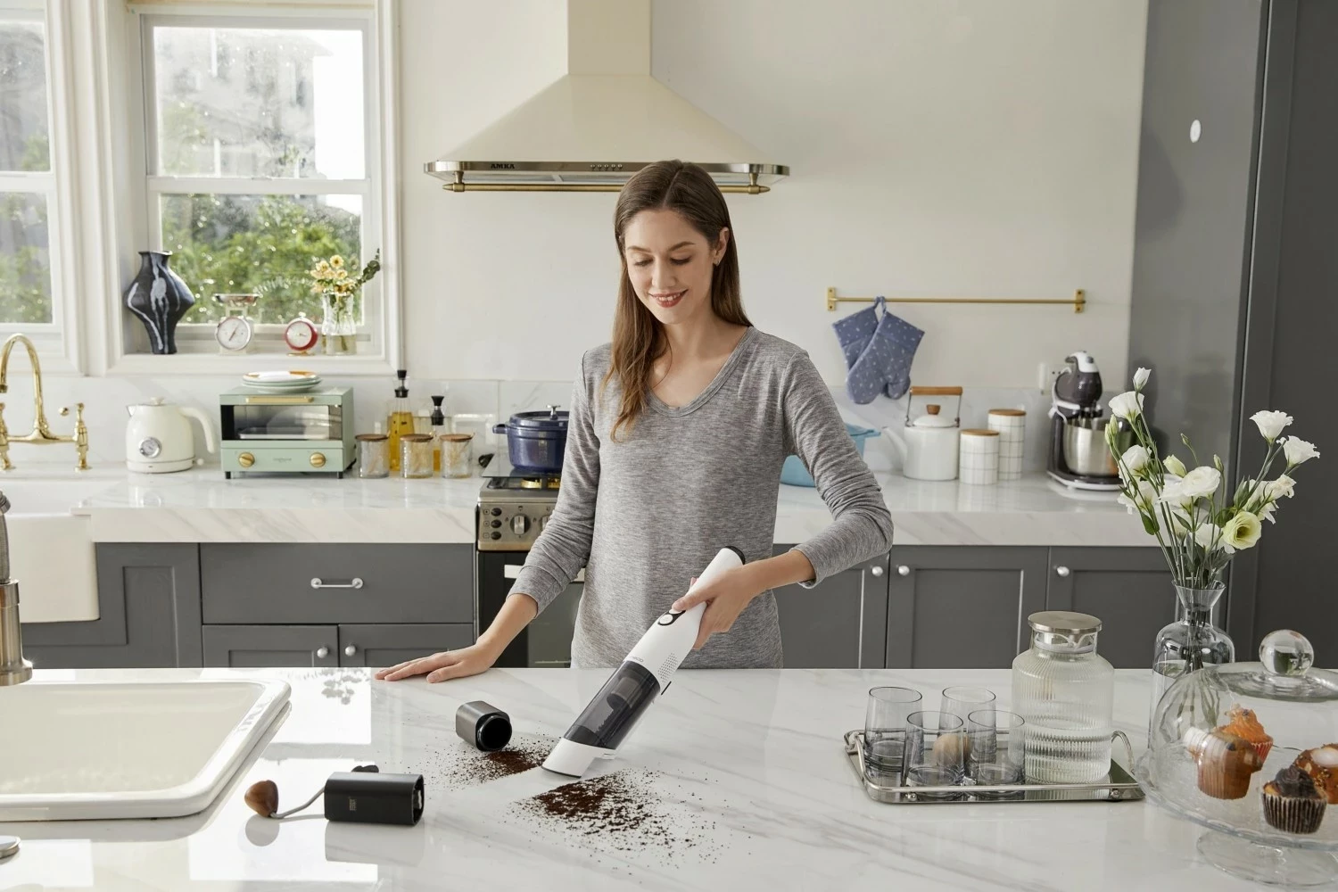 Ročni sesalnik, brezžični Tineco GO Mini, 2000 mAh, bel