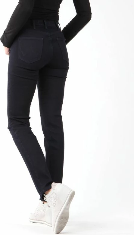 Ozke hlače Wrangler True Blue Slim Jeans W W27GBV79B, ženske, črne