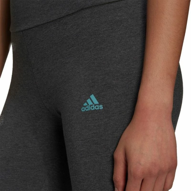 Hellonke, adidas Loungwear Essentials, sive