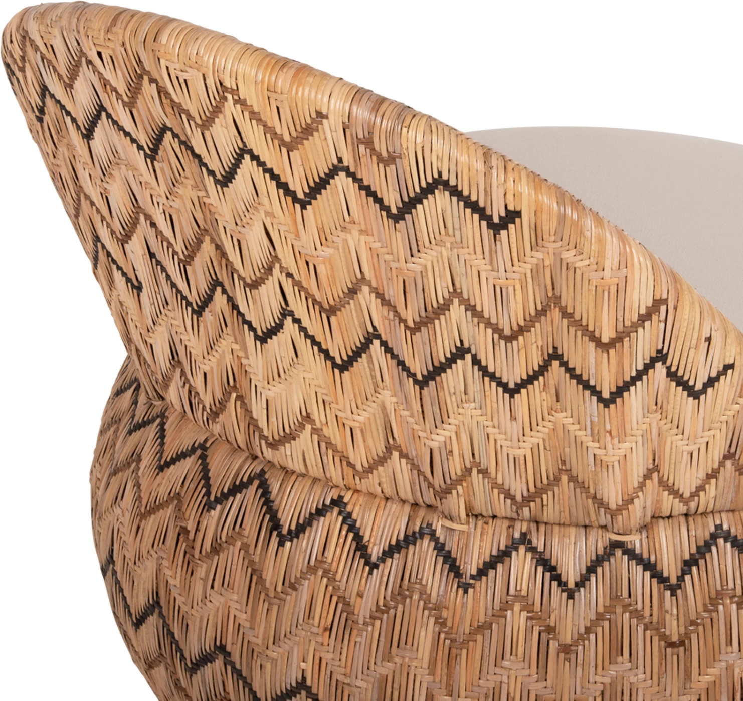 Okrogli naslanjač LADLON FH5992 iz ratana v naravni barvi - blazina v ecru 97x97x76H cm