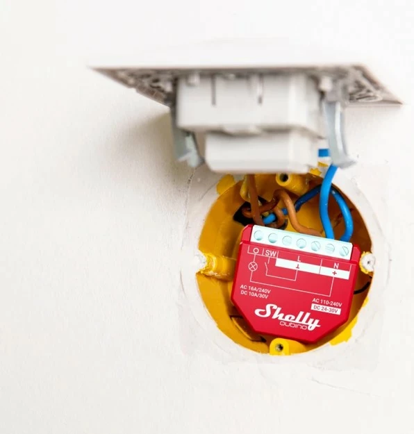 Pametno stikalo Shelly Qubino Wawe 1PM, 25 dBmW, Z-Wave, 40 m, rdeče