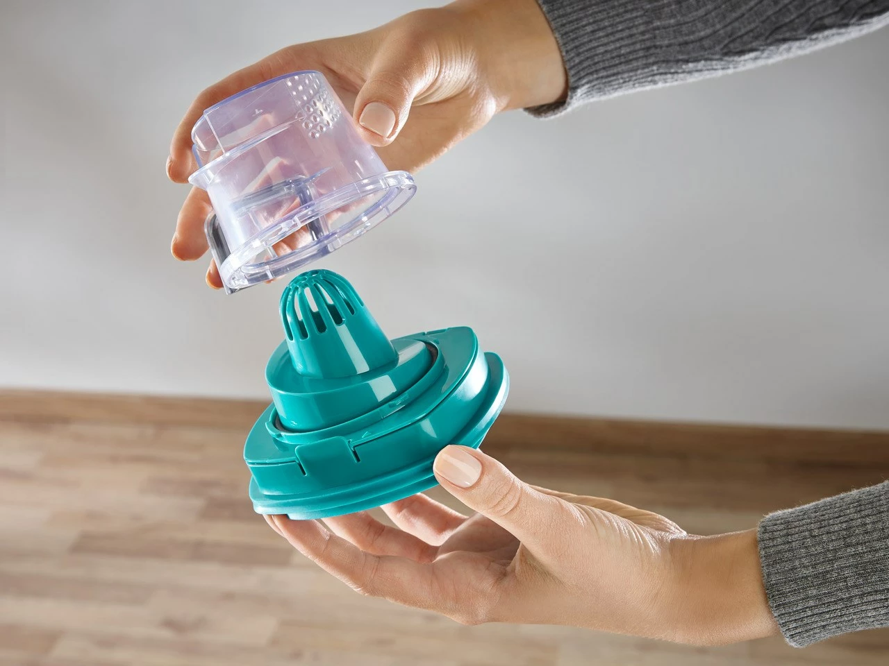 Brezžični sesalnik 2-v-1, brez vrečke, 20V, bel/moder Leifheit PowerVac