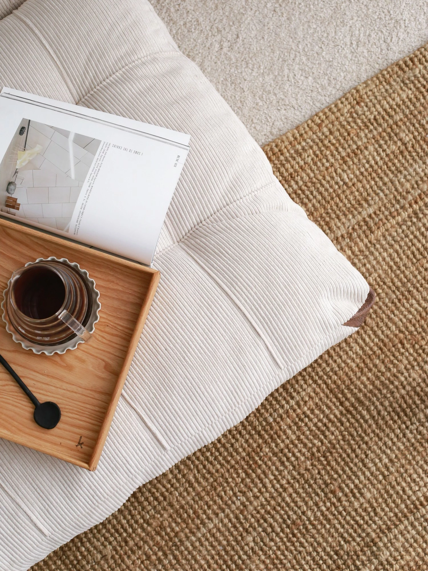 Dvosed postelja, kordurojni žamet, bela, Fold