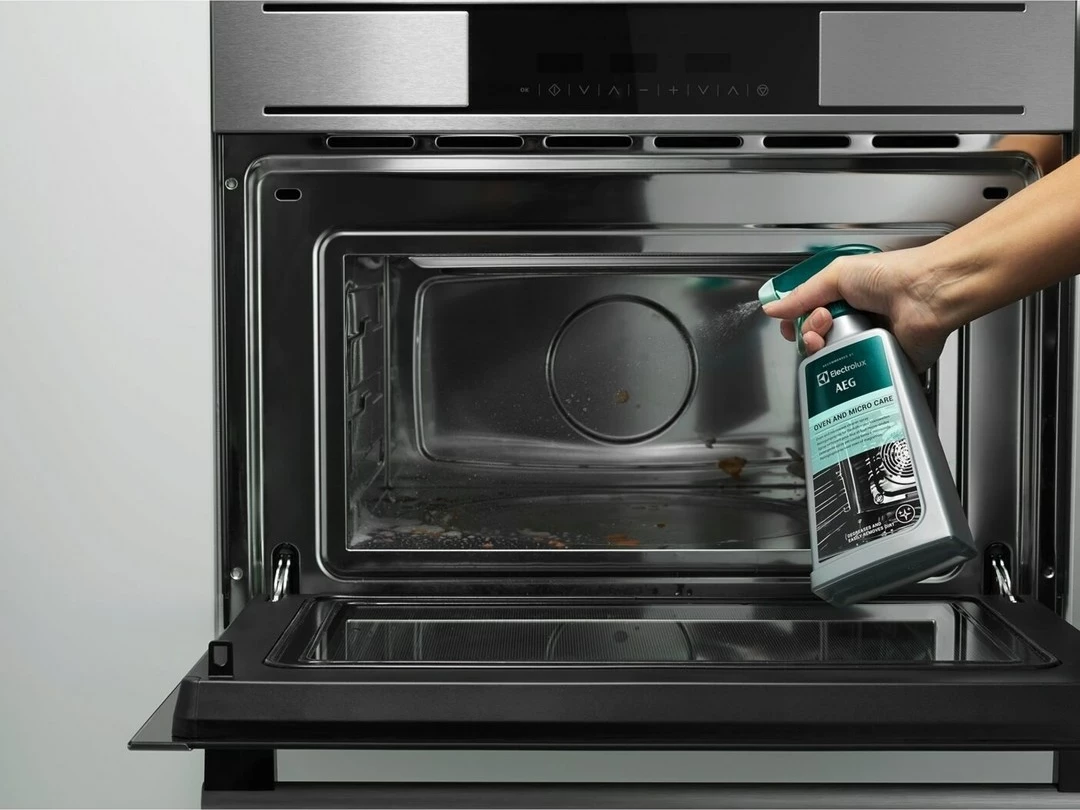 Sredstvo za čiščenje pečic/polnih kuhalnih plošč Electrolux M3OCS301, 500 ml, sivo