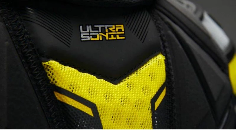 Mrežne zaščitne ramenske ščitnike za moške Bauer, črni