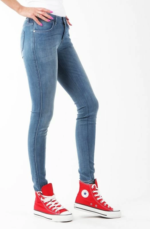 Ozke ženske kavbojke Wrangler, modre