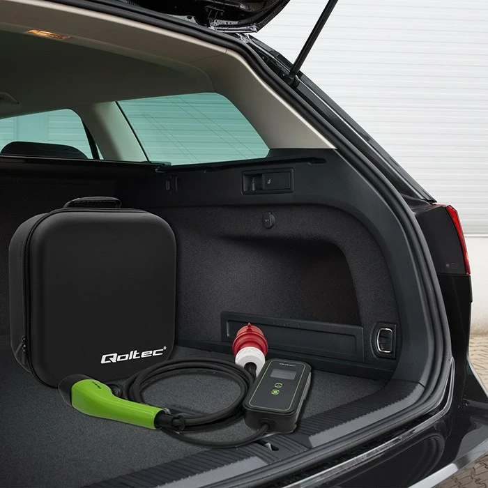 Prenosni polnilec za električne avtomobile Qoltec 52475, Type 2, 11 kW, 5 m, črno/zelena