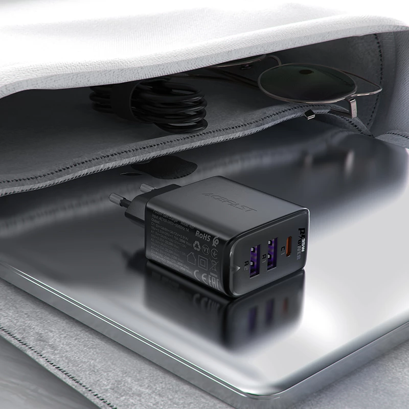 35W polnilec Acefast A57, 3 vhodi (2x USB-A + USB-C), GaN, črn