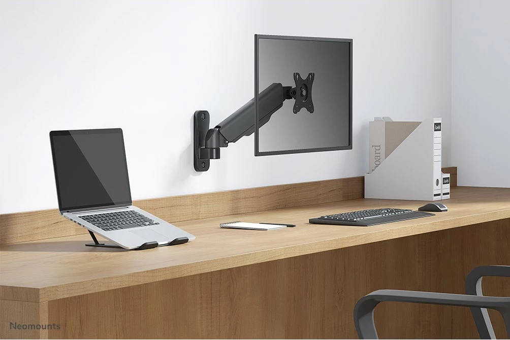 Nosilec za monitor/TV z nastavitvijo višine na plinski vzmeti, polni premik, 17–32 in, črn - Neomounts WL70-440BL11