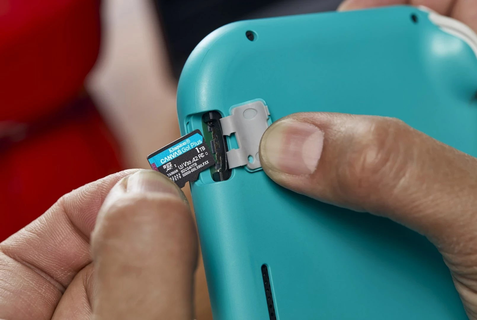Kartica microSDXC za shranjevanje Kingston Canvas Go Plus Gen4 1TB z adapterjem, črna