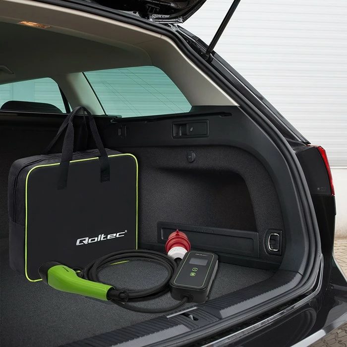 Prenosni polnilec za električna vozila Qoltec 52477, Type 2, 7 kW, 5 m, WiFi, črn/zelen