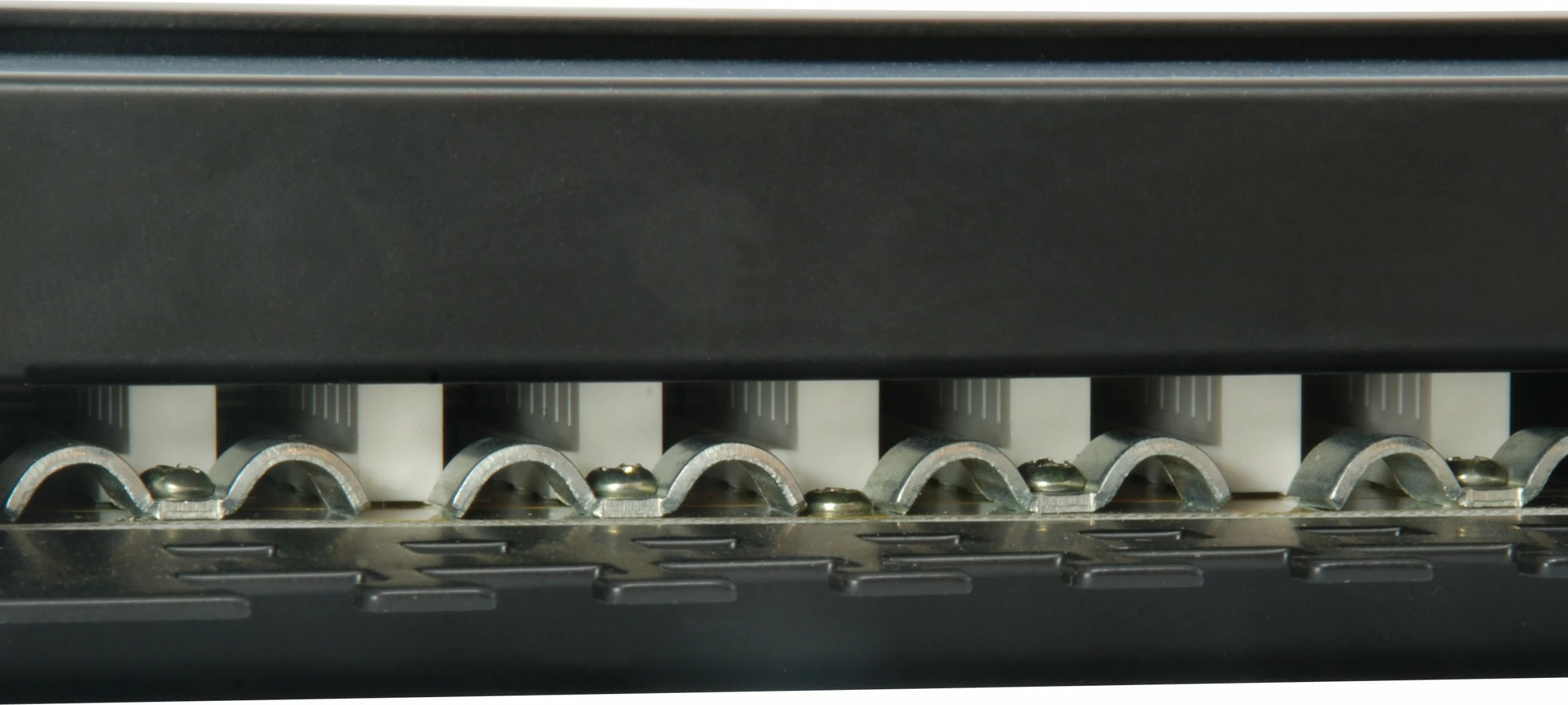 Patch panel z 24 x RJ45 Cat6, 19-palčni 1U, črn - EQUIP