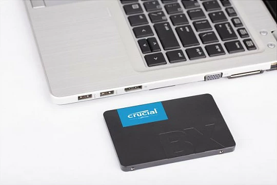 SSD 240 GB, 2,5", 540 MB/s, črn Crucial BX500