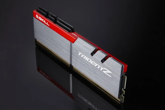 RAM pomnilnik Trident Z G.Skill 16GB (2x8GB) DDR4 3200MHz, sivo/rdeč