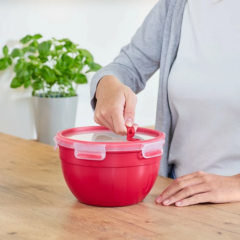 Posoda za mikrovalovno pečico Emsa Clip & Micro N10605, plastika, z ventilom, rdeča