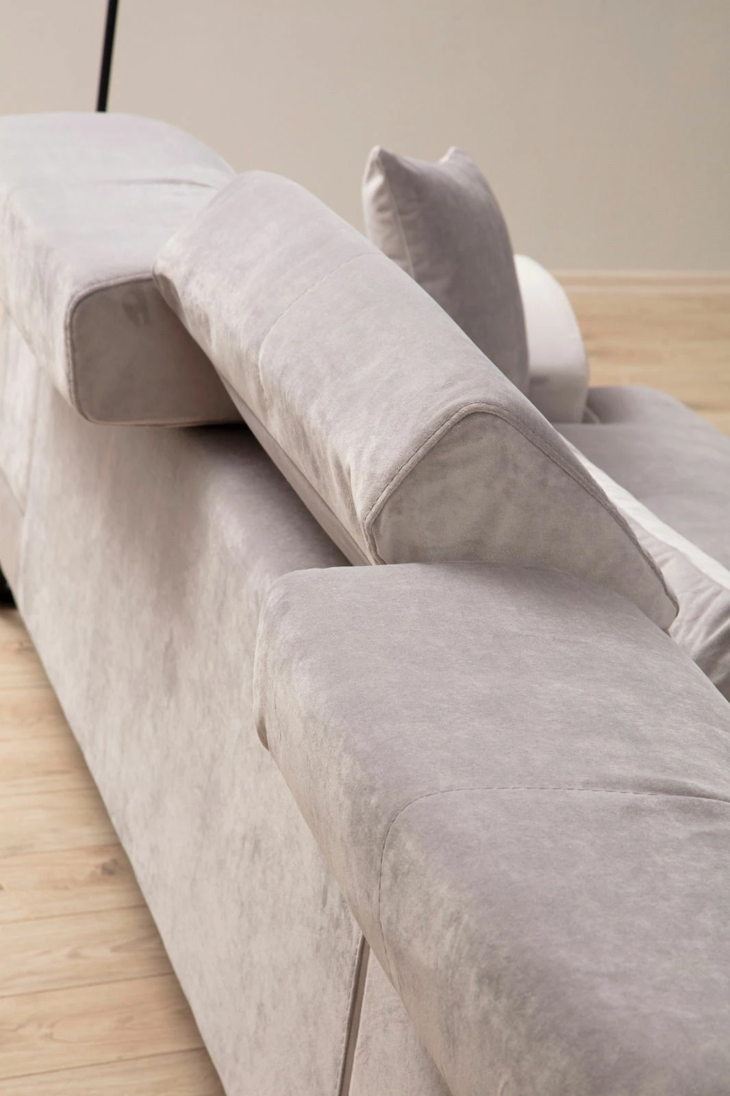Kotna sedežna garnitura Frido, svetlo siva, Atelier del Sofa (Chl+3R)