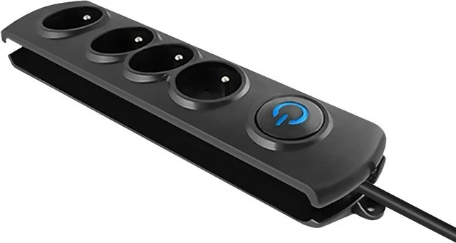 Razdelilec z zaščito pred prenapetostjo Qoltec 50105, 4 vtičnice, 2,5 m, črn