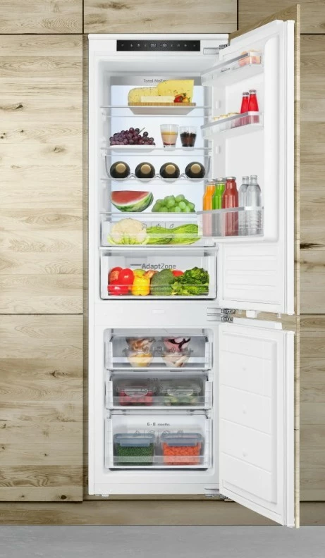 Vgrajeni hladilnik z zamrzovalnikom Amica BK2995.5FCNO, 170 L/67 L, bel