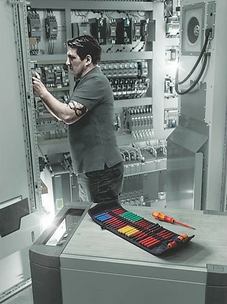 Set orodij, 26 kosov, nosljiva škatla, črn Wera 05006617001