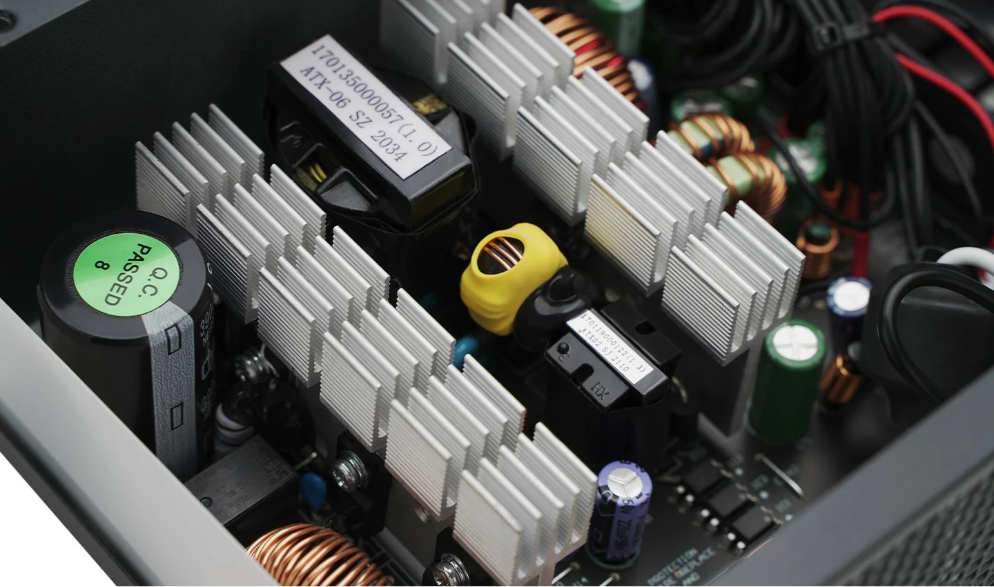 Napajalnik 700 W Deepcool PF700, 80 PLUS, ne-modularen, črn