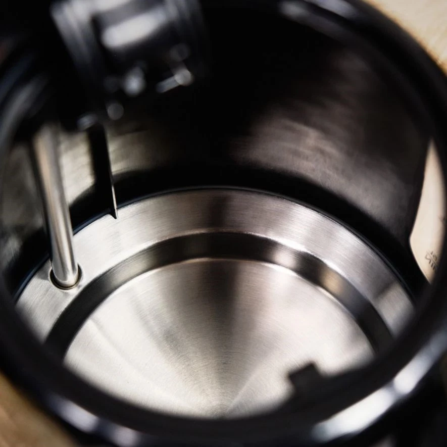 Električna vrelka 1,7 L 2200 W, črna — Eldom C280C