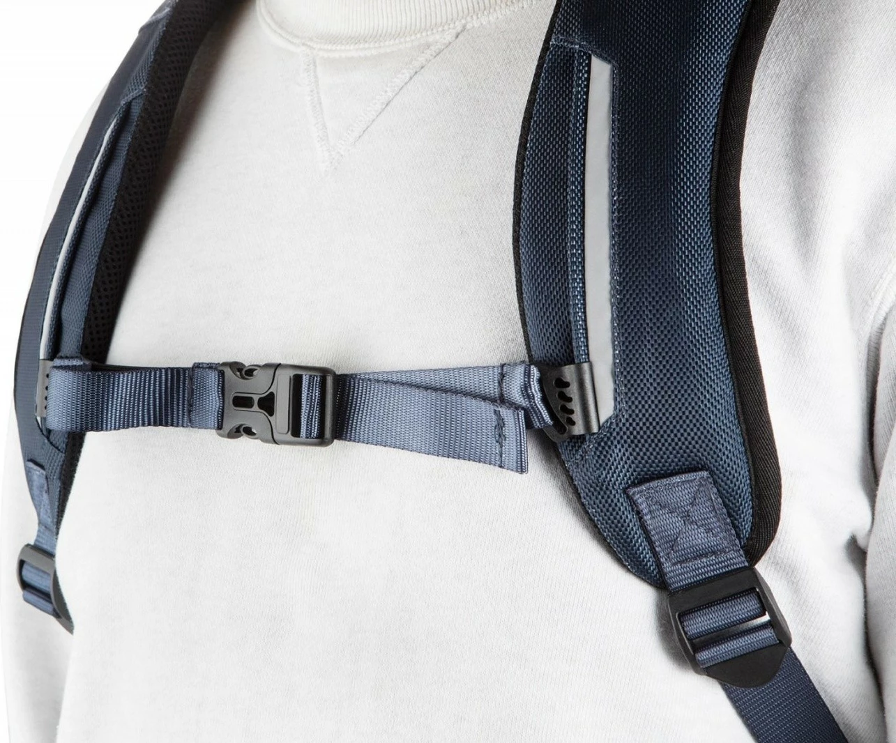 Nahrbtnik XD DESIGN BOBBY EXPLORE, 17\", črn