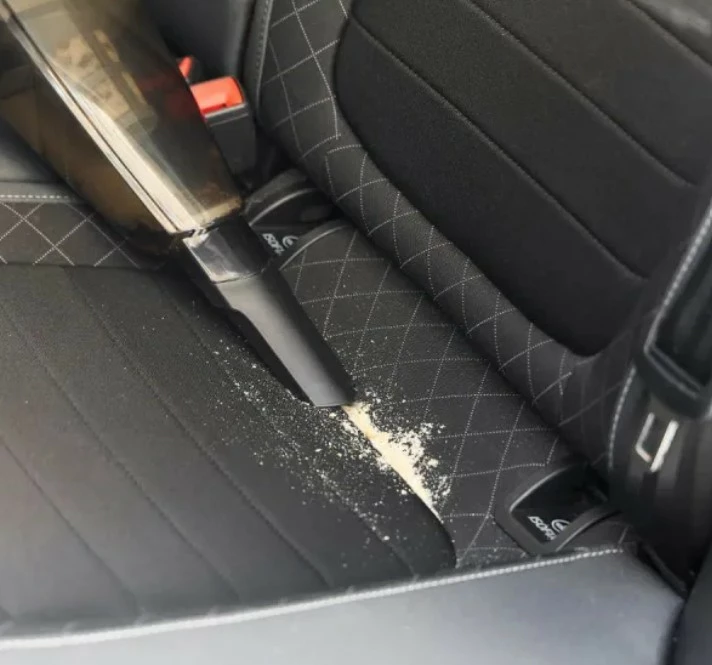 Vertikalni sesalnik brez kabla, MPM MOD-38/N, črno/moder