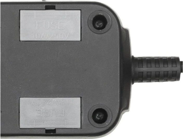 Kabel podaljšek Lestar LV530W, 5 vtičnic, 2,5 m, črn