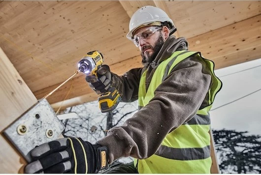 Udarni vijačnik, 18 V, brezkrtačen, 1,1 kg, rumeno/črn DeWalt DCF860N-XJ