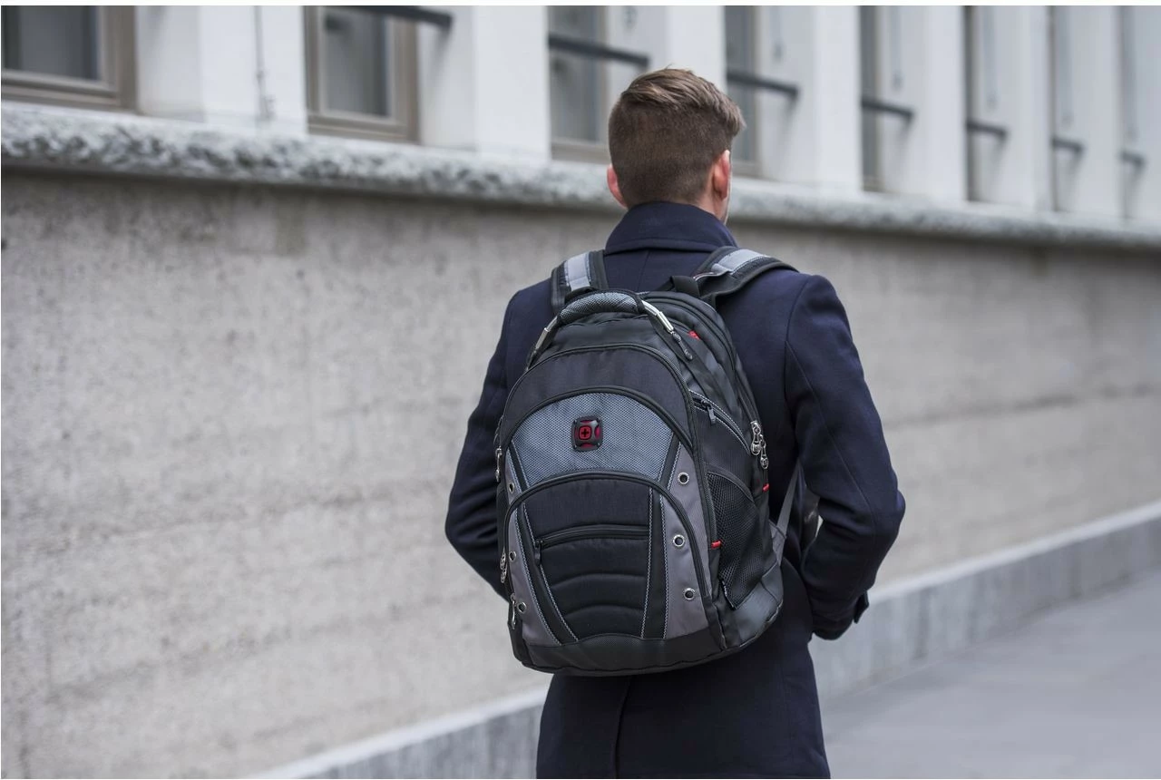 Nahrbtnik za prenosnik 15,6'' Wenger Synergy, črn/siv