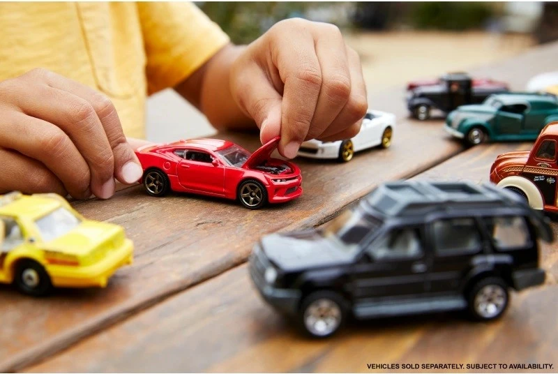Kovinski igralni avtomobilček Action Cars 1:64, Matchbox, za zbiratelje in otroke, različne barve