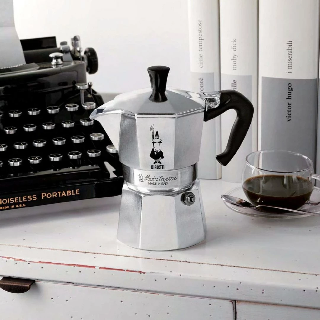 Moka aparat Bialetti Moka Express 0,2 L, alumin, črn