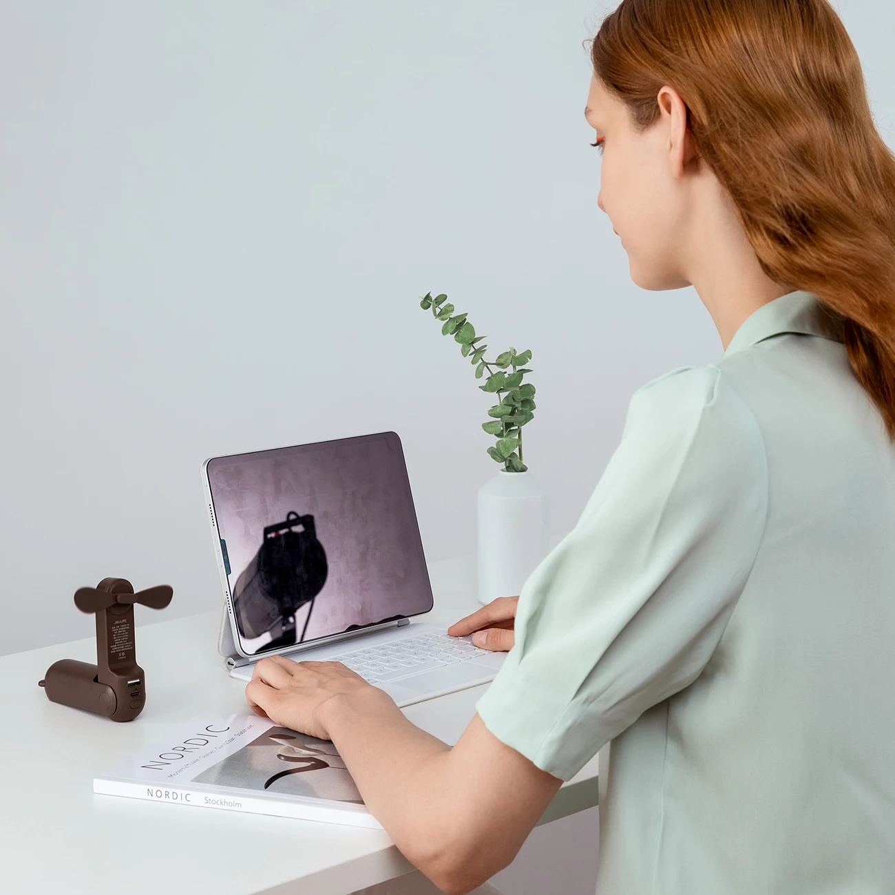 Prenosni ventilator Jisulife Life8, 2000 mAh, USB-C, power bank, rjav