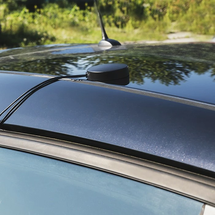 Omnidirekcijska antena GPS+4G, 28dBi, 2x SMA moški, zunanja, Qoltec 57049, črn