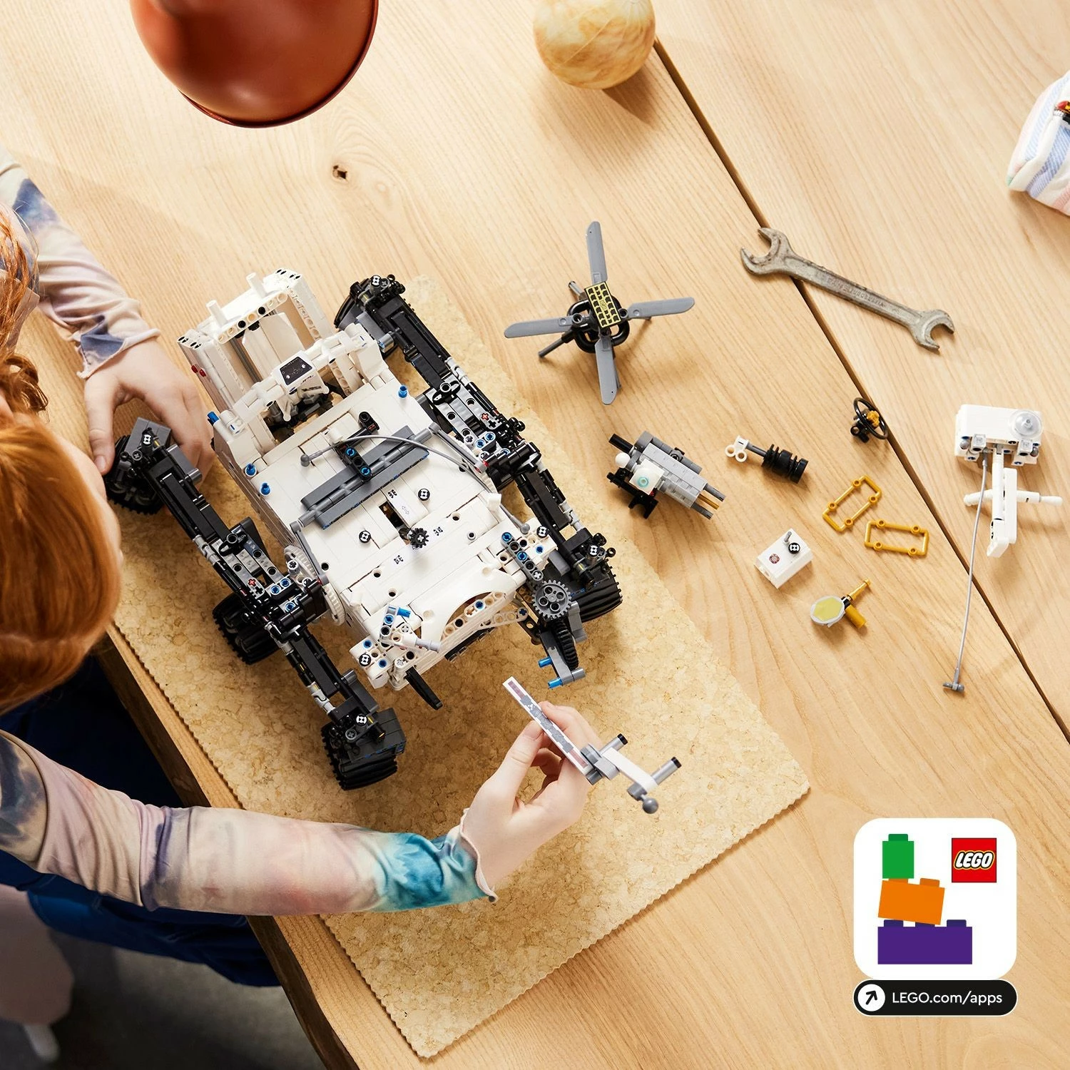 Model gradnje LEGO Technic Mars Rover Perseverance, NASA 42158, 1132 kosov, večbarvno