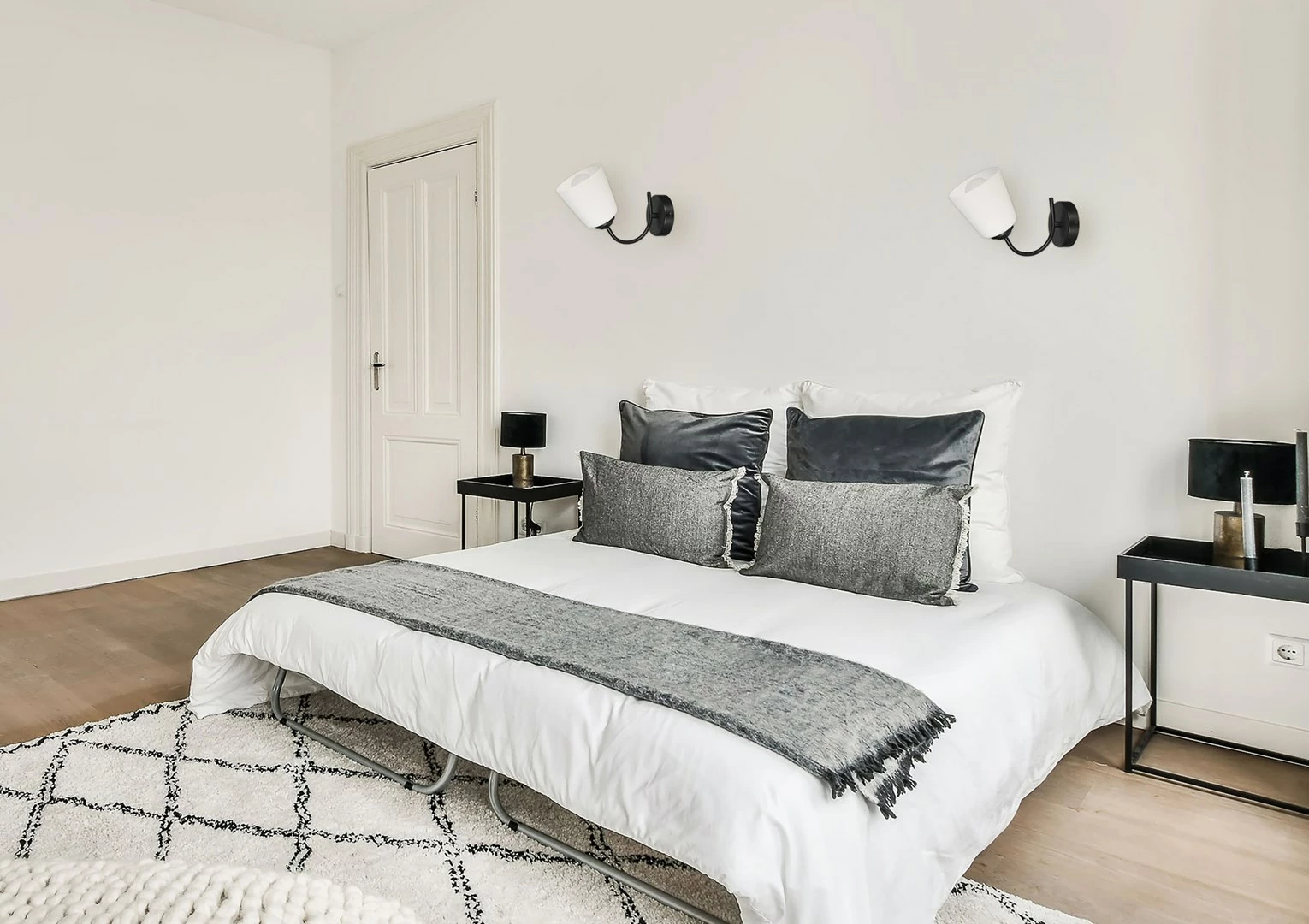 Stenska svetilka, Activejet AJE-ALMA 1P, E27, 1x40W, bela