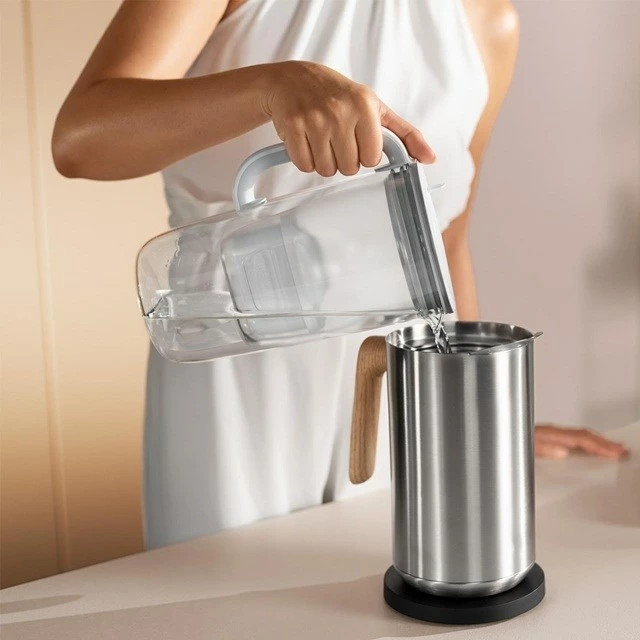 Filtrirni vrč za vodo BRITA Glass+3 Maxtra Pro Pure Performance, 2,5 L, modra