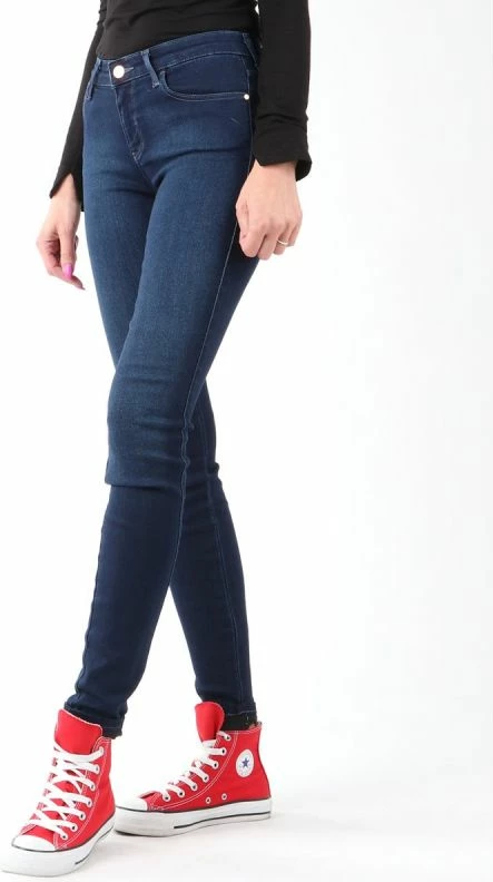 Ozke ženske jeans hlače Wrangler, temno modre