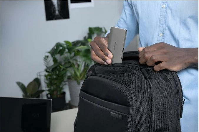 USB-C hub Kensington UH1400p, 85W, črn, srebrn