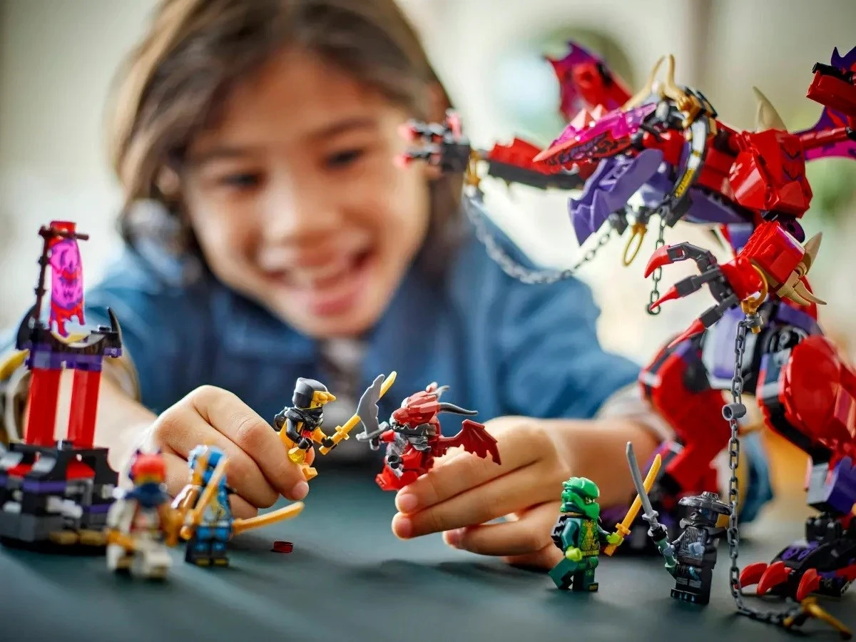 Set z zmajem Thunderfang Dragon of Chaos LEGO NINJAGO 71832