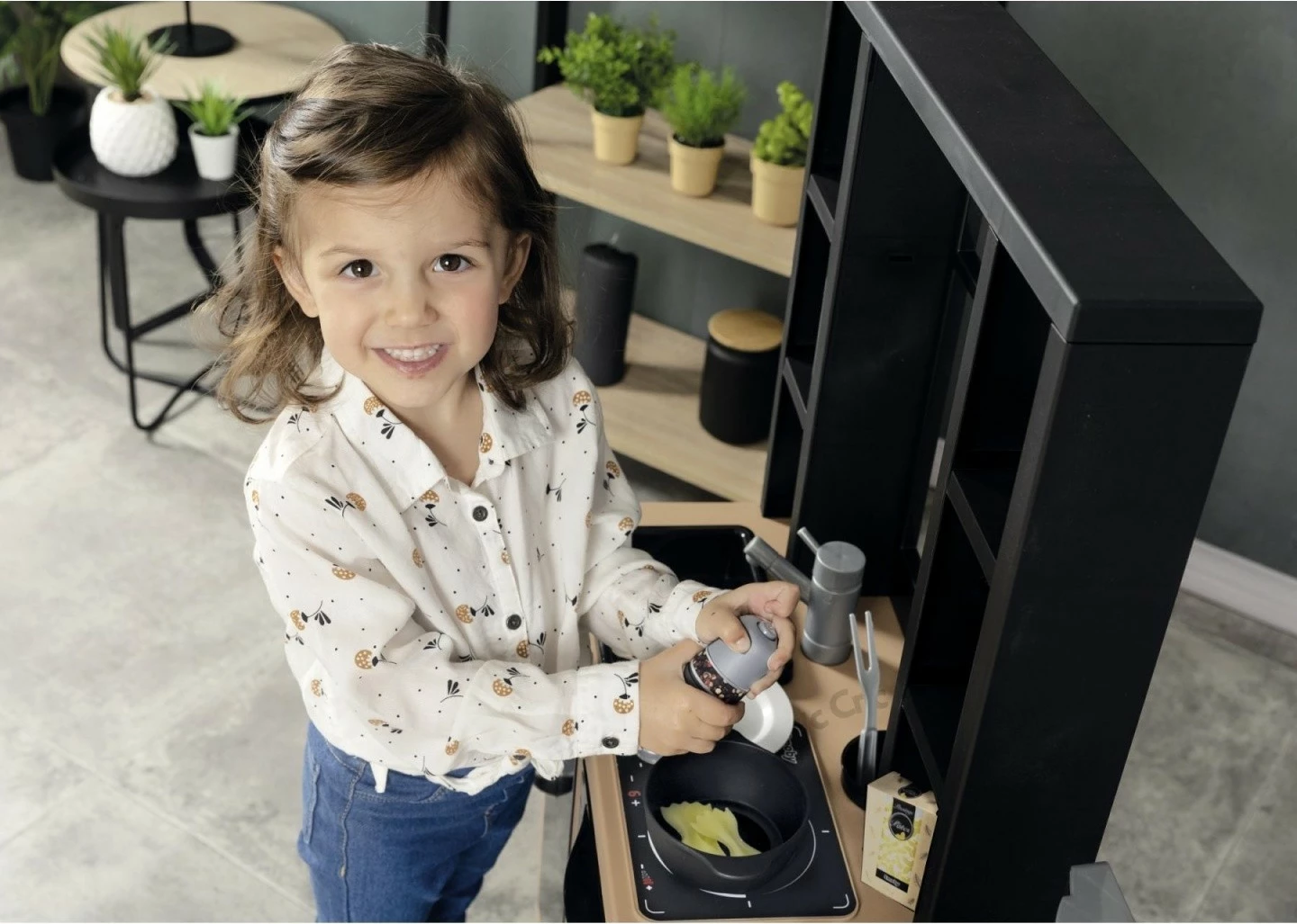 Igrača kuhinja Loft Kitchen Smoby, plastika, večbarvna, set s 32 dodatki