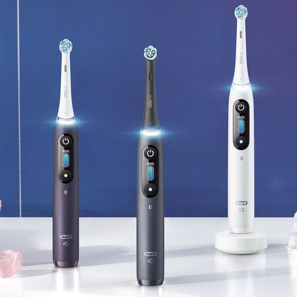 Rotozobna zobna ščetka Oral-B iO 4210201363064, odrasli, dnevna nega, globinsko čiščenje, nega dlesni, občutljivo, beljenje, bela