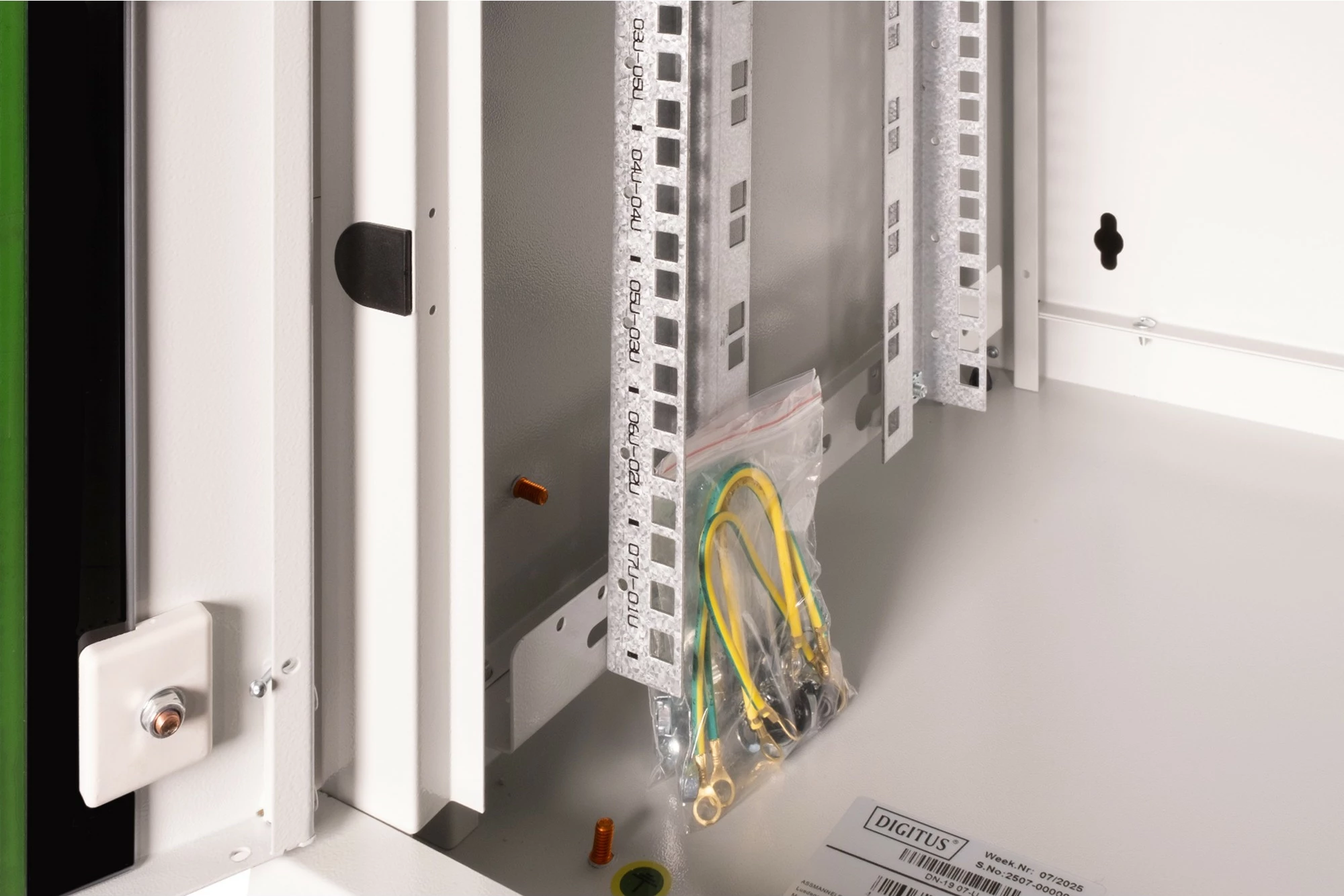 Stensko računalniško ohišje 7U 420x600x450mm, steklo, Digitus Unique, sivo