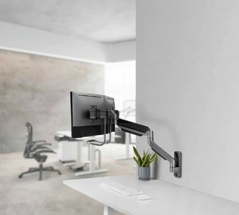 Stenski nosilec za dva monitorja Gembird MA-WA2-02, 17–32 inč, črn