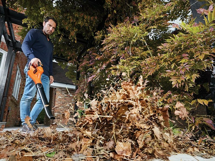 Brezžični pihalnik za listje BLACK+DECKER GWC1820PC-QW, 18 V, 209 km/h, oranžna/črn