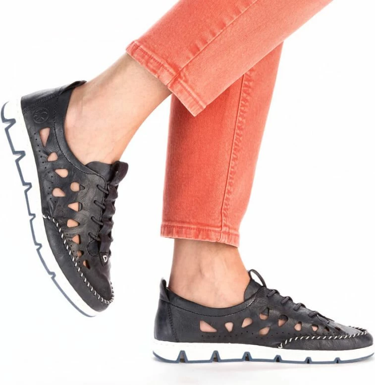 Superge odprte iz usnja Rieker, modro mornarske, ženske