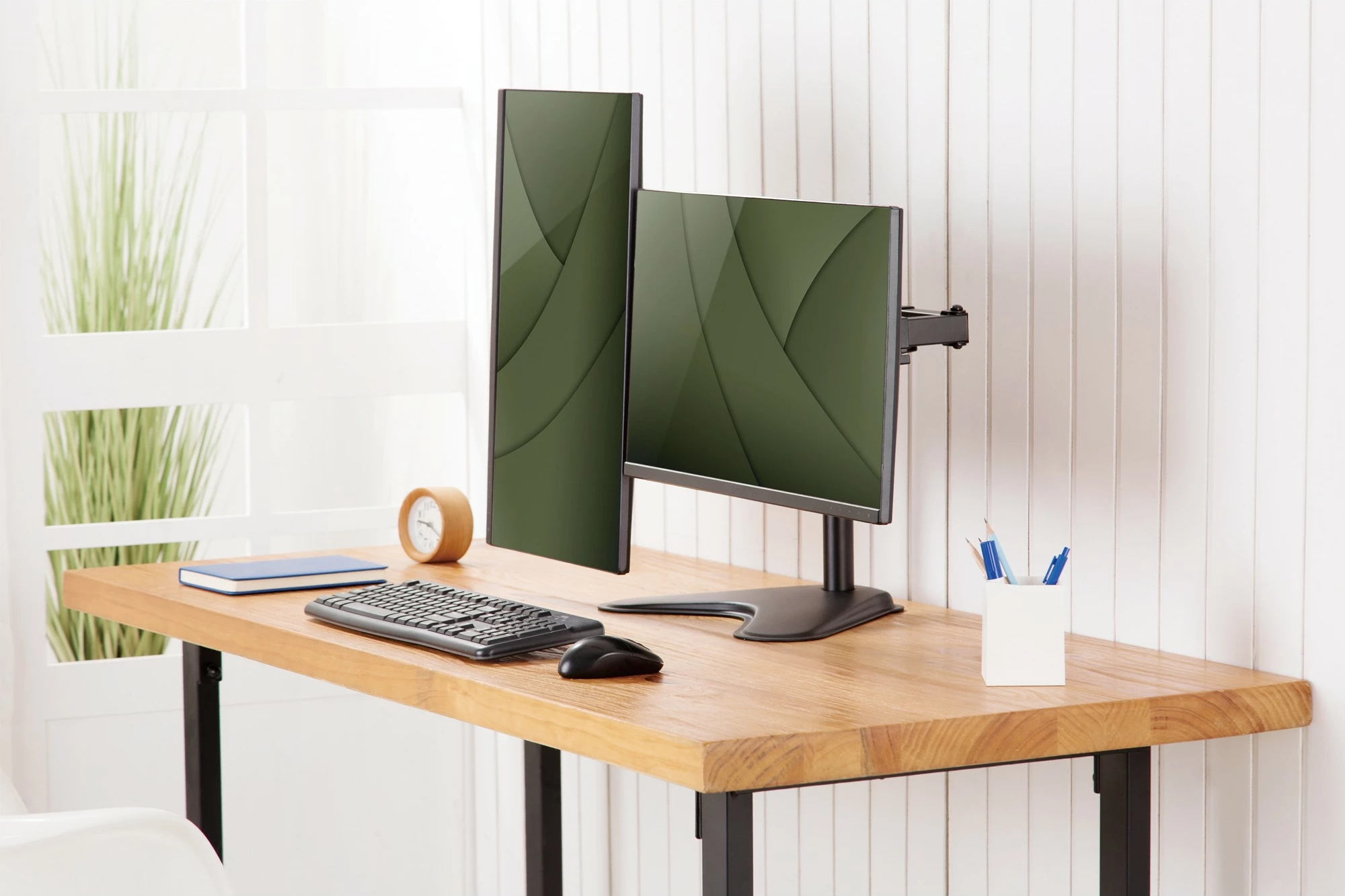 Držalo za dva monitorja Digitus, univerzalno, 15–32 in., 8 kg, VESA 75x75/100x100, črno